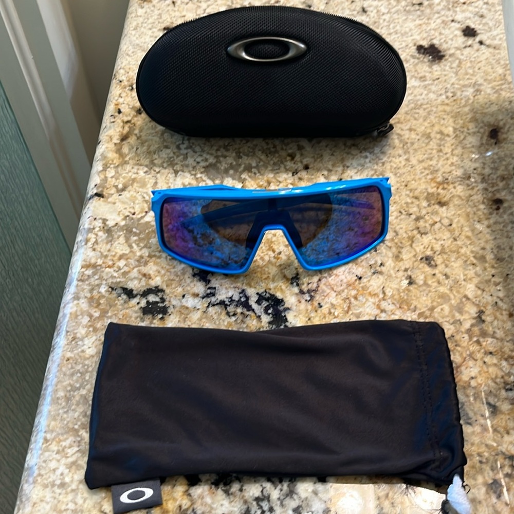 Oakley Glasses Sutro Blue